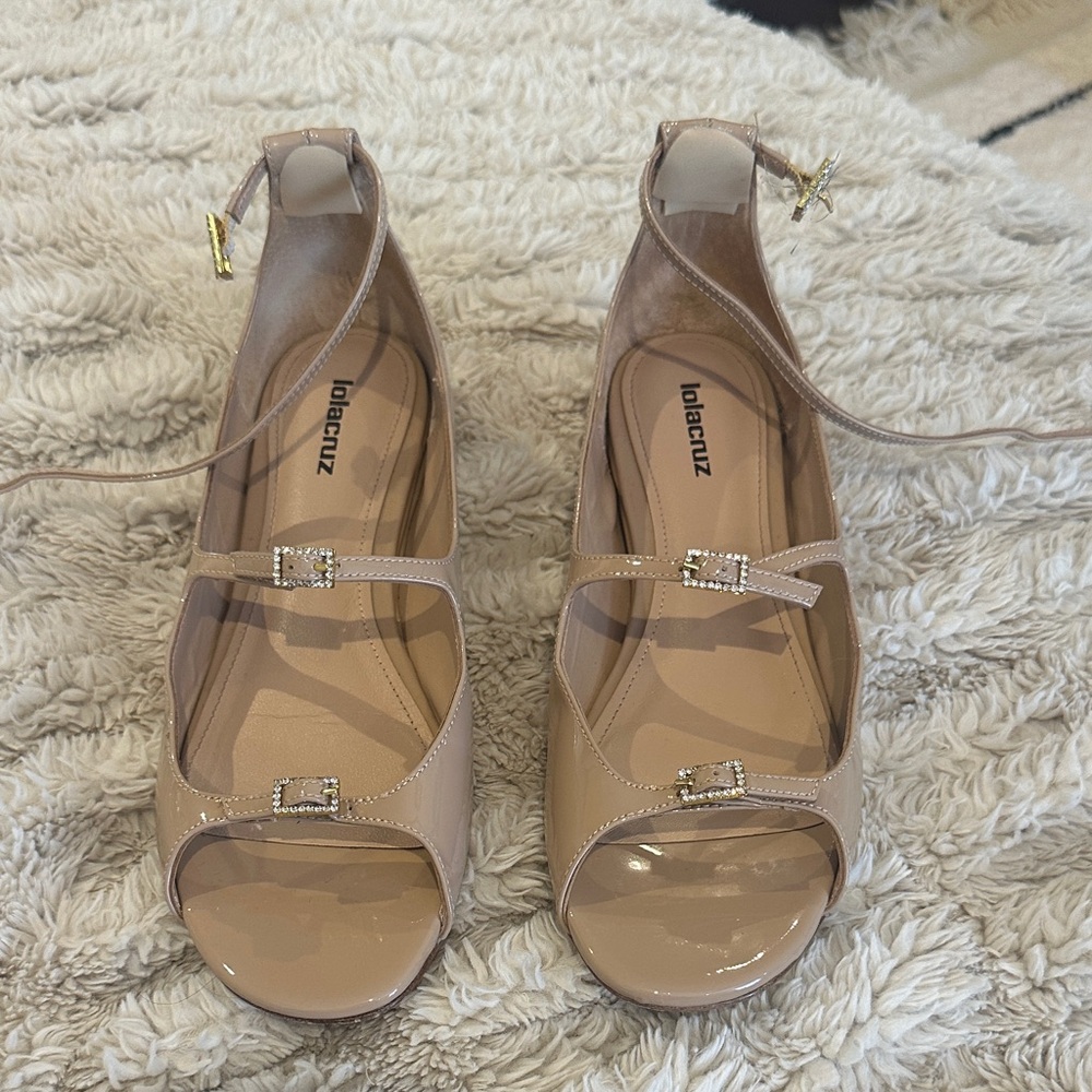 Lola Cruz Nude Patent Leather Flats